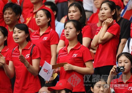 【分享】鸭绿江水很养人!如此惊艳朝鲜女球迷亮相赛场