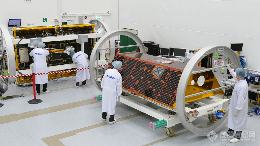 航天器尺寸高稳定性复合材料桁架结构——第2部分 热变形测试方案和可行性试验研究
