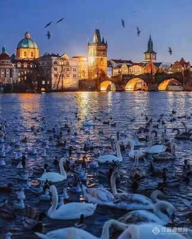 请欣赏捷克首都布拉格的傍晚时分4