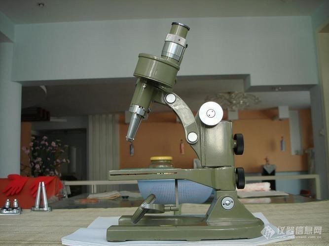 请您欣赏世界各地收藏的（部分）古老显微镜15
